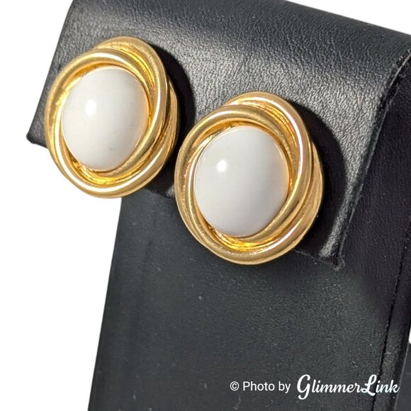 Vintage Trifari Round White Cabochon Twisted Trim Gold Tone Clip On Earrings - Picture 4 of 11
